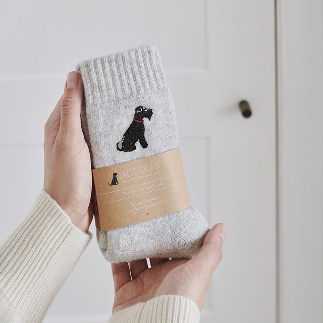 dog-walker-socks-black-schnauzer-sweet-william