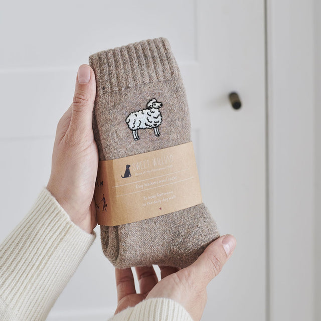 countryside-walking-socks-sheep-sweet-william