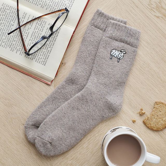 countryside-walking-socks-sheep-sweet-william