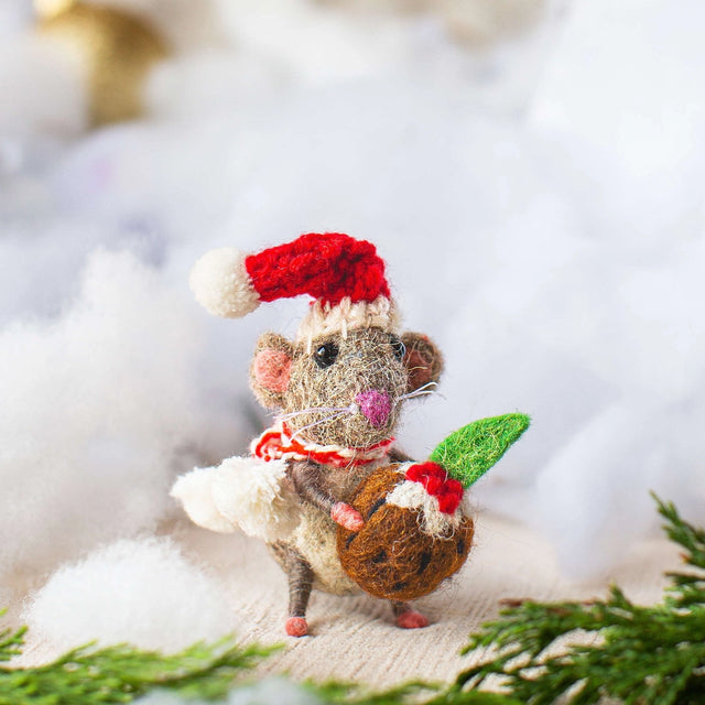 christmas-pudding-mouse-felt-decoration-sew-heart-felt