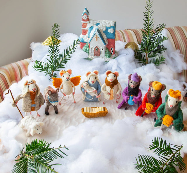 angel-gabriel-mouse-felt-christmas-decoration-sew-heart-felt