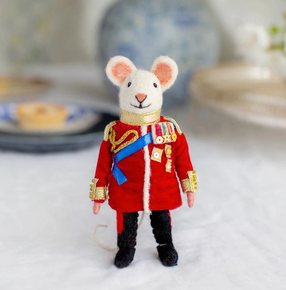 king-coronation-felt-mouse-decoration-sew-heart-felt