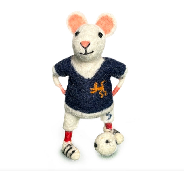 scotland-footballer-mouse-felt-decoration-sew-heart-felt