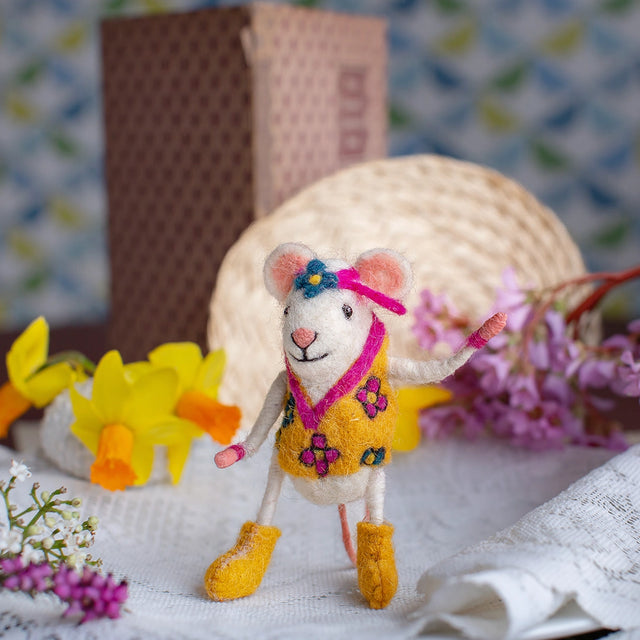 festival-mouse-felt-decoration-sew-heart-felt