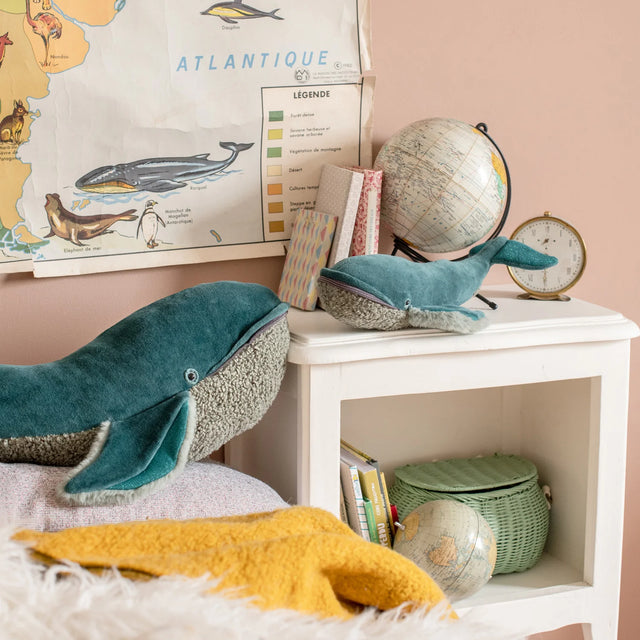 small-whale-tout-autor-du-monde-moulin-roty