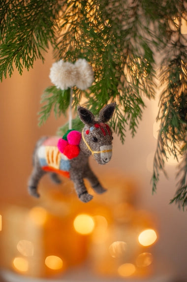 donkey-with-pompoms-christmas-decoration-sew-heart-felt