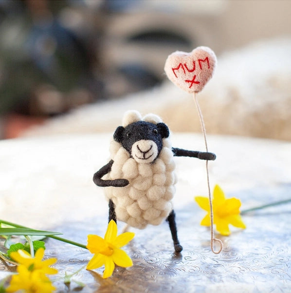 mum-balloon-sheep-felt-decoration-sew-heart-felt