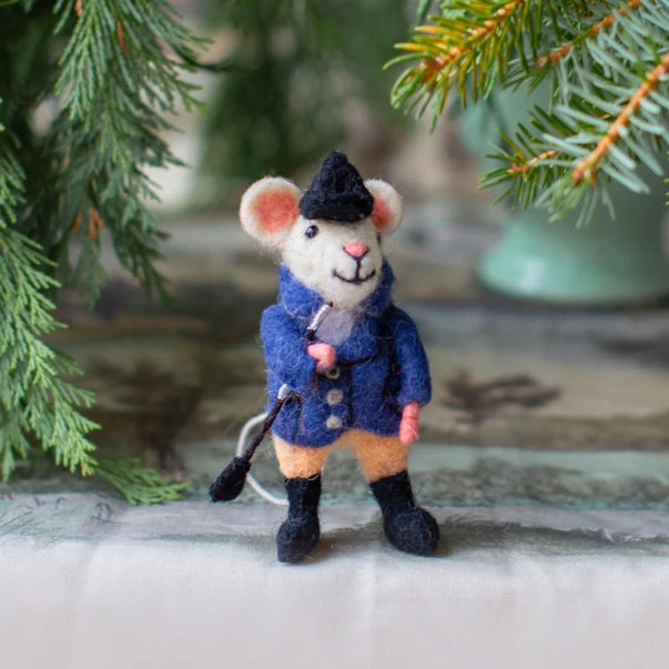 horse-riding-mouse-felt-decoration-sew-heart-felt