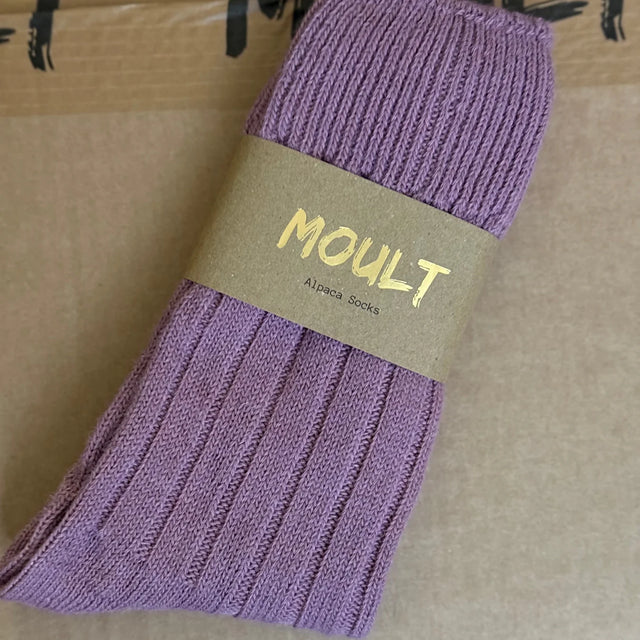 alpaca-lounging-socks-small-lilac-moult