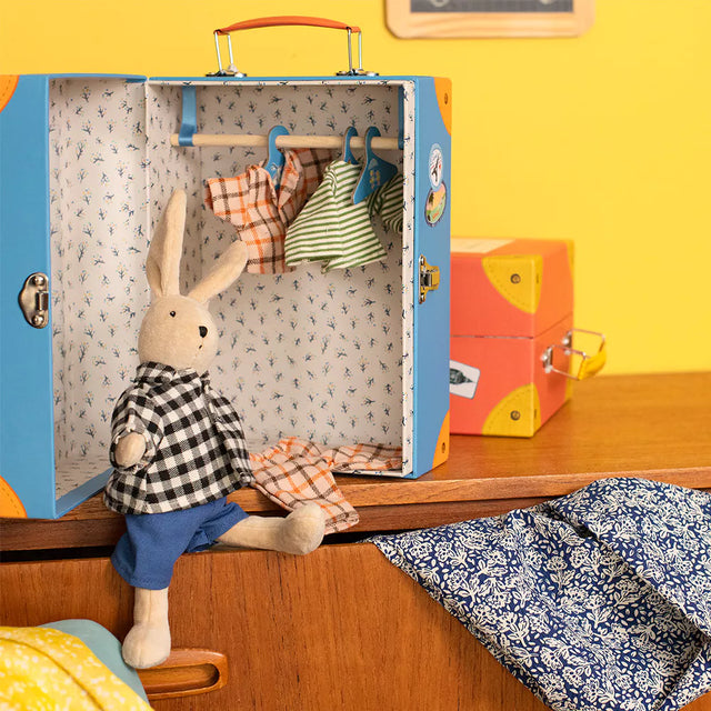 Sylvain The Rabbit Little Wardrobe Suitcase: La Grande Famille