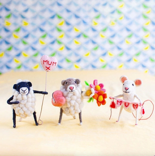 mum-balloon-sheep-felt-decoration-sew-heart-felt