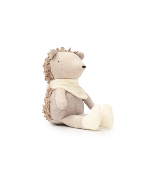 poppet-the-baby-hedgehog-mr-pickles