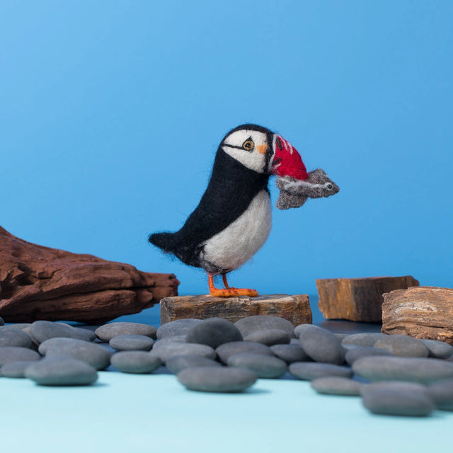 perry-puffin-felt-decoration-sew-heart-felt