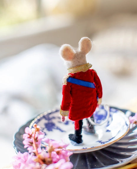 king-coronation-felt-mouse-decoration-sew-heart-felt