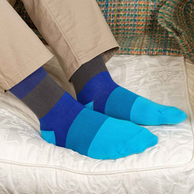 blockstripe-luxury-mens-socks-aqua-peper-harow