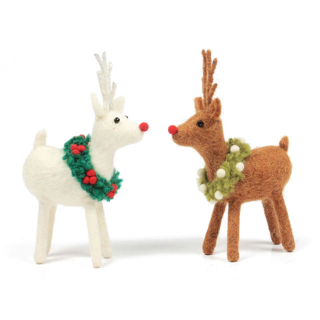 reindeer-with-holly-mistletoe-christmas-decoration-amica-felt