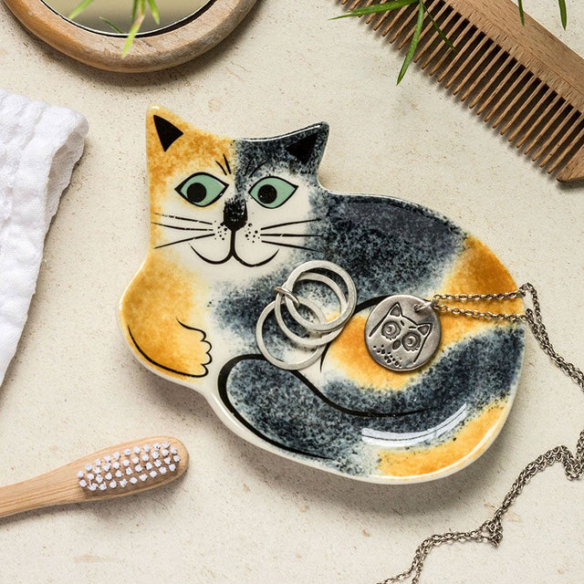tortoiseshell-cat-dish-hannah-turner