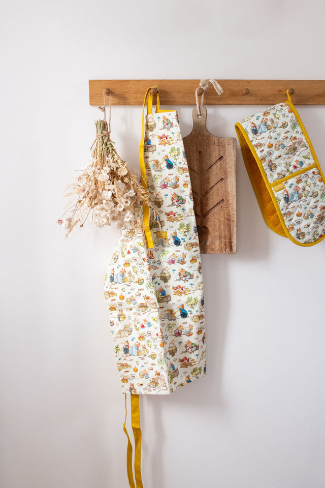 spring-picnic-organic-cotton-apron-brambly-hedge-museums-galleries