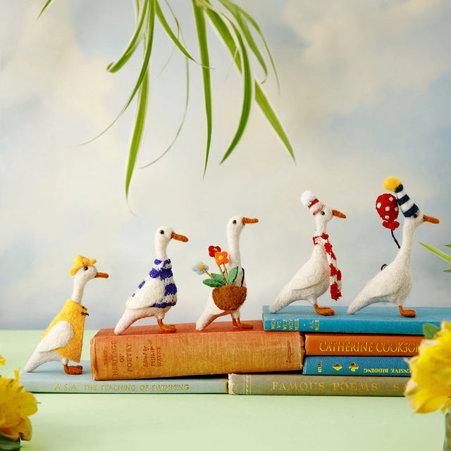 beaky-duck-felt-decoration-sew-heart-felt