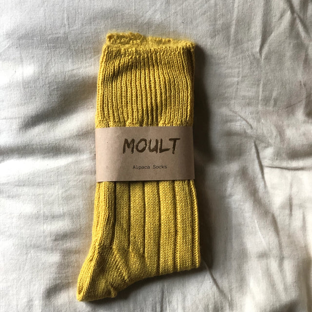 alpaca-lounging-socks-medium-mustard-moult