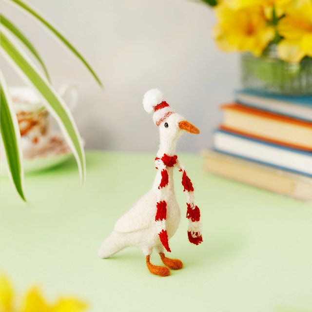 beaky-duck-felt-decoration-sew-heart-felt