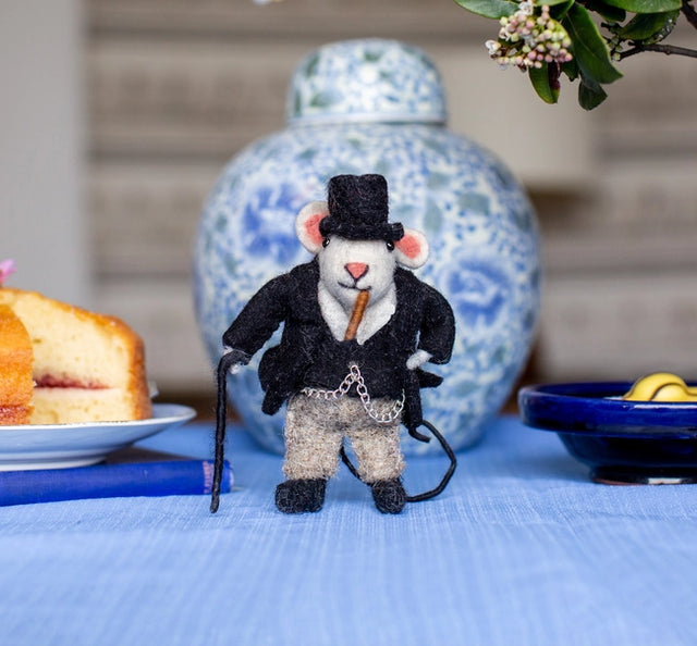 winston-churchill-mouse-felt-decoration-sew-heart-felt
