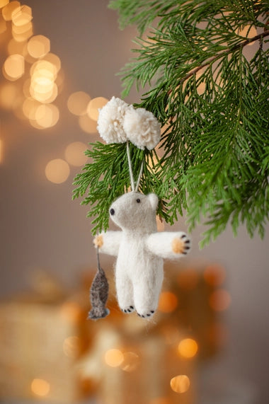 peter-polar-bear-felt-decoration-sew-heart-felt