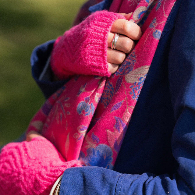 roxy-wrist-warmer-cerise-pink-millie-mae
