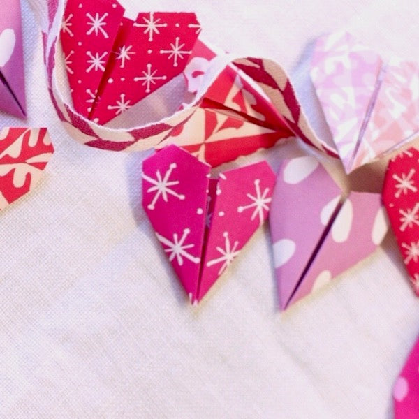 Heart Bunting Origami Kit - Cambridge Imprint